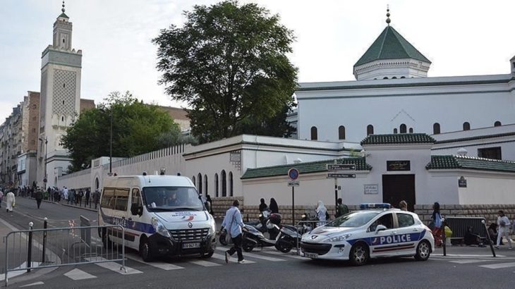 Fransa 76 camide denetim başlatıyor: Bazı camiler kapatılabilir
