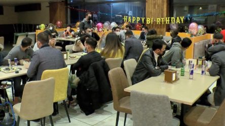 Esenyurt'ta 54 kişilik kaçak doğum günü partisi