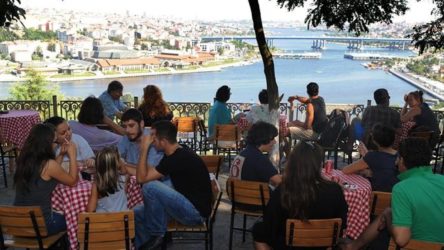 İBB'ye ait 73 taşınmazın kira bedellerini, AKP'li ilçe belediyesi toplamış