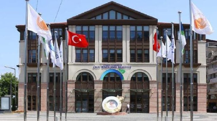 AKP'li belediyen 2 milyon liralık afiş ihalesi