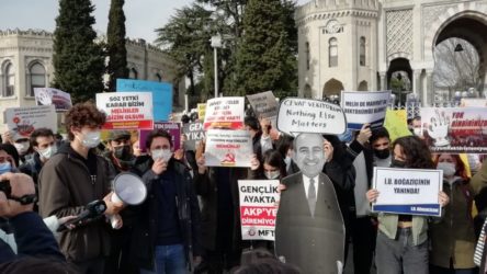 Beyazıt'ta abluka altında Boğaziçi ile dayanışma eylemi