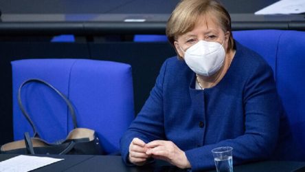 Merkel’den üçüncü dalga uyarısı