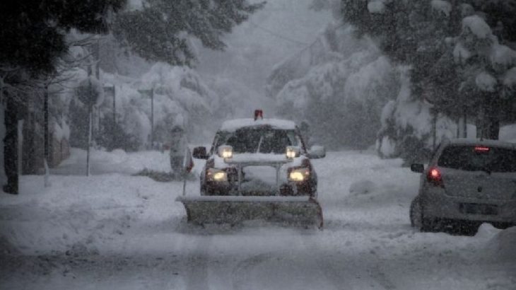 Yunanistan'da kar fırtınası: 4 kişi hayatını kaybetti