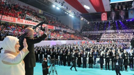AKP'nin yeni MKYK üyeleri kimlerden oluşuyor?