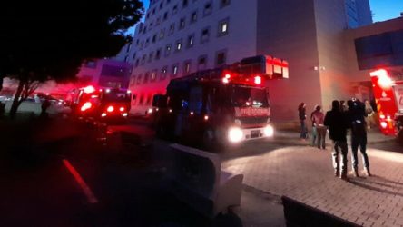 İstanbul'da bir hastanede yangın çıktı