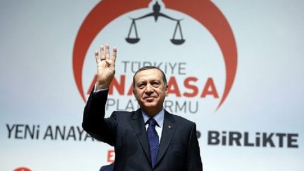 AKP'den yeni anayasa hamlesi: Seçime yakın açıklanacak