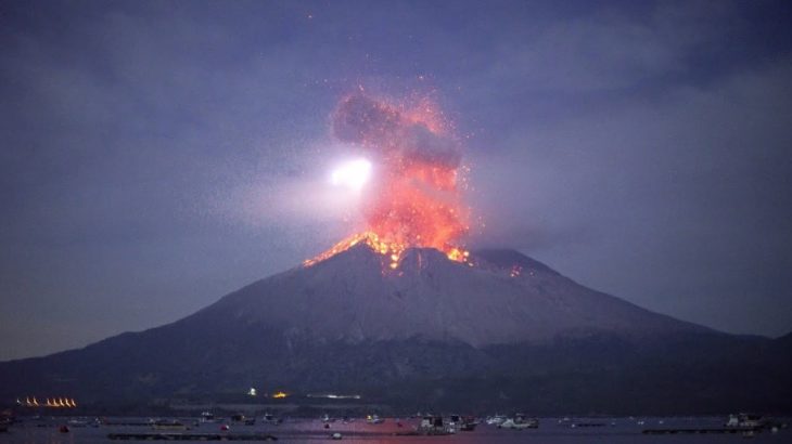 Japonya'daki Sakurajima Yanardağı'nda patlama meydana geldi