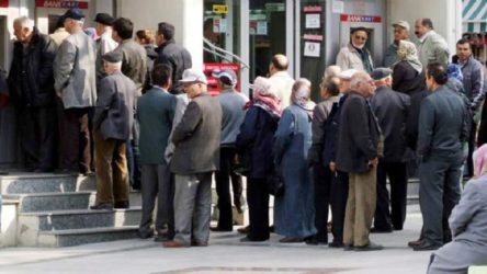 'En düşük emekli maaşı asgari ücrete eşitlensin' teklifine AKP ve MHP'den ret
