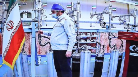İran: Natanz Nükleer Tesisi'ndeki 1000 santrifüjü daha faaliyete sokacağız