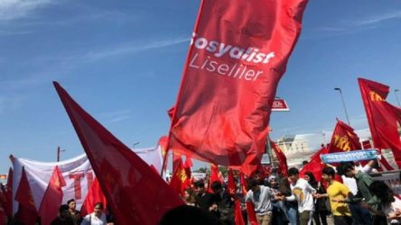 Sosyalist Liseliler: Bornova Anadolu Lisesi'nde soygun var!