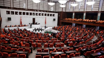 AKP 'insan kaçakçılığı'nın araştırılmasını yine reddetti