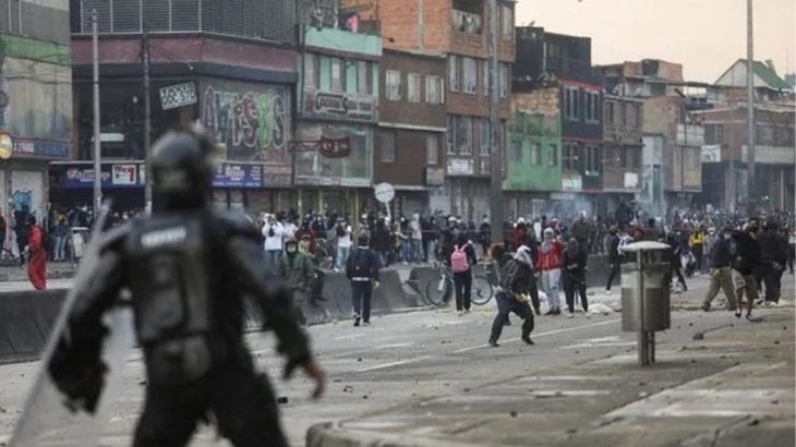 Kolombiya'da sağcı hükümet karşıtı protestolar devam ediyor: Onlarca eylemci öldürüldü