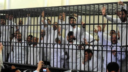 Mısır'da 12 üst düzey 'İhvan' yetkilisine verilen idam cezası onandı