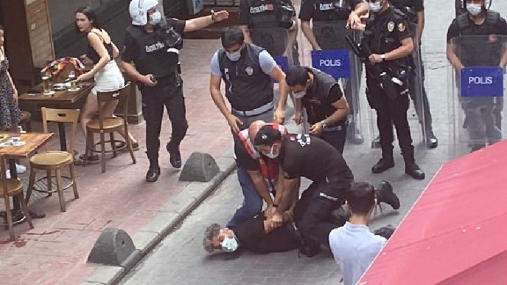 Taksim'de toplanmaya polis müdahalesi