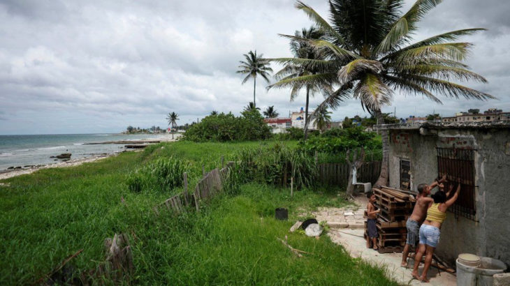 Küba, Karayipler'i sarsan tropikal Elsa fırtınası sonrası toparlanmaya başlıyor