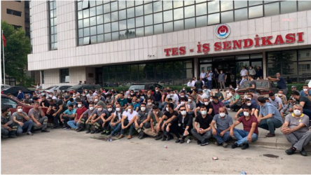 ENERJİSA işçileri sendikalarının genel merkezi önünde eylem yaptı
