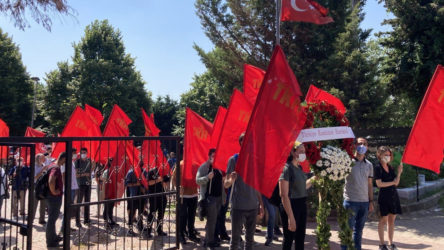 DİSK'in Kurucu Genel Başkanı Kemal Türkler mezarı başında anıldı