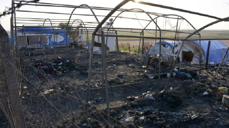Mevsimlik işçilerin kaldıkları çadırlar yandı