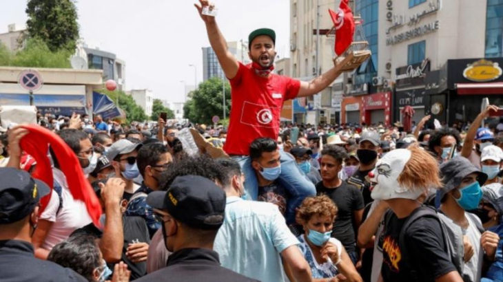 Tunus'ta 1 ay sokağa çıkma yasağı ilanı