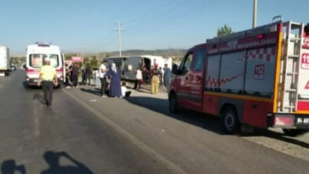 Uşak'ta yolcu otobüsü şarampole devrildi: 33 yaralı
