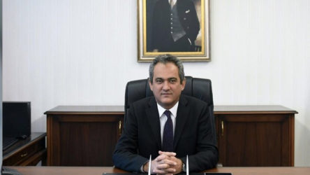 Milli Eğitim Bakanı Özer'den 'vakalar artarsa okulların kapatılır mı' sorusuna yanıt