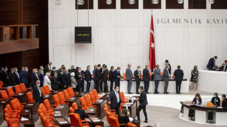 AKP'nin ormanları ve kıyıları yağmaya açacak kanunu meclisten geçti: İyi Parti kabul oyu verdi, diğer partiler oylamaya katılmadı