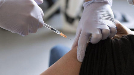 Aşı olmayan memurlara her hafta PCR testi zorunluluğu gelebilir