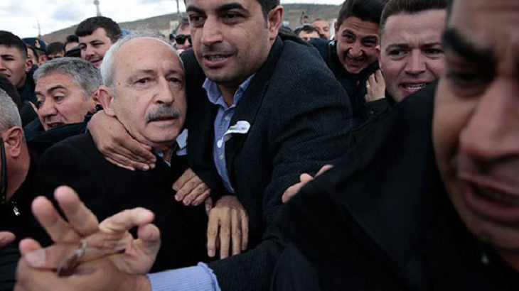 Kılıçdaroğlu'na Çubuk'ta yumruk atan saldırganı serbest bırakan savcıya ödül verilmiş