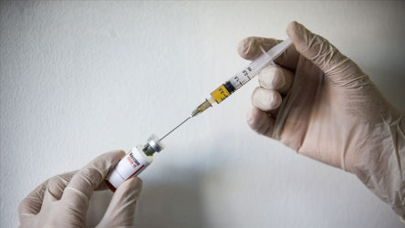 Amerikan Gıda ve İlaç Dairesi'nden bağışıklığı zayıf kişilere takviye aşı onayı
