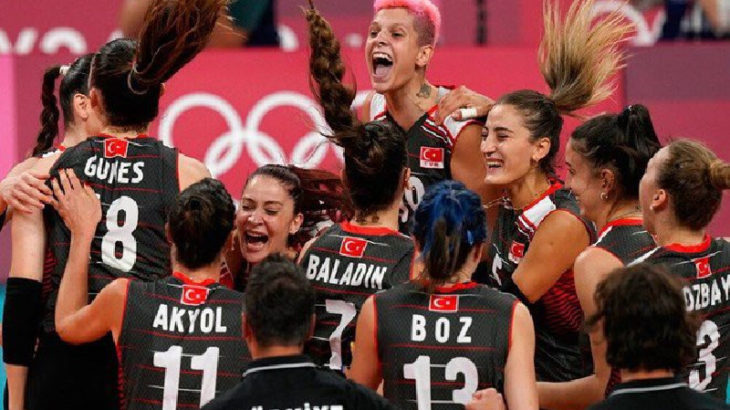 A Milli Kadın Voleybol Takımı, Avrupa Şampiyonası'nda yarı finalde