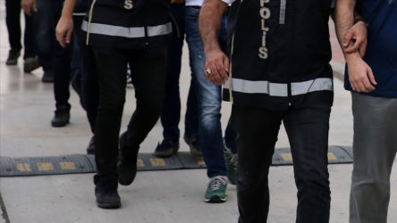 Adana merkezli 'FETÖ' operasyonu: 10 gözaltı