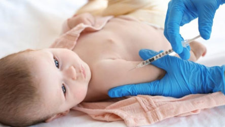 1 aylık bebeğe koronavirüs aşısına soruşturma