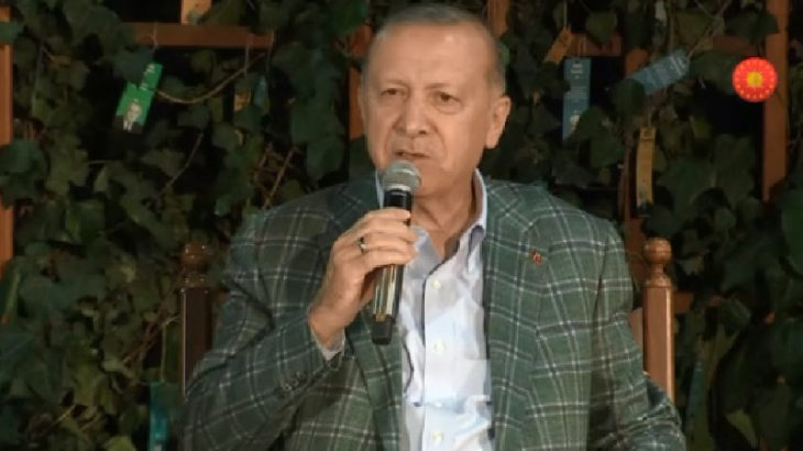 Erdoğan 'şiir' gecesinde: Şöyle bir dikili taşınız var mı, dikili bir ağacınız var mı?
