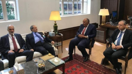 Mısır ve Suriye dışişleri bakanları 10 yıl aradan sonra ilk kez bir araya geldi