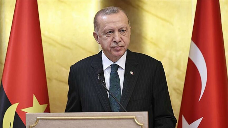 Erdoğan kötü gidişata karşı dini kalkan olarak kullanıyor