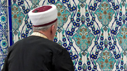 Cami imamları tarihi eser kaçakçılığı yaparken yakalandı