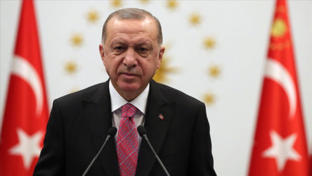 Erdoğan'dan tezkere ve büyükelçi açıklaması: Ben taarruzdayım, benim kitabımda geri adım atmak yok
