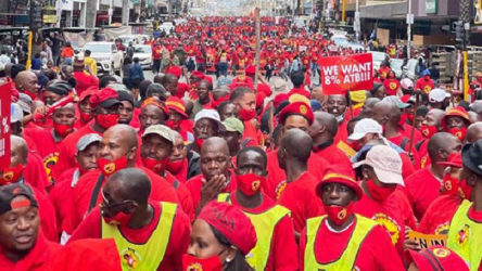 Güney Afrika'da metal işçileri grevde: Ya zam ya süresiz grev