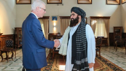İngiltere, Taliban ile ilk diplomatik temasını Afganistan'da gerçekleştirdi