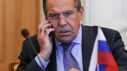 Lavrov, Çavuşoğlu ile yaptığı görüşmede Ukrayna hakkındaki endişelerini dile getirdi