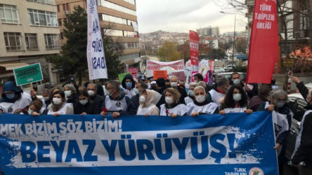 Hekimlerin 'Beyaz Yürüyüş'ü Ankara'ya ulaştı: Emek bizim söz bizim