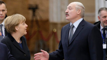 Merkel: Belarus mültecileri kullanarak AB'yi zayıflatmaya çalışıyor
