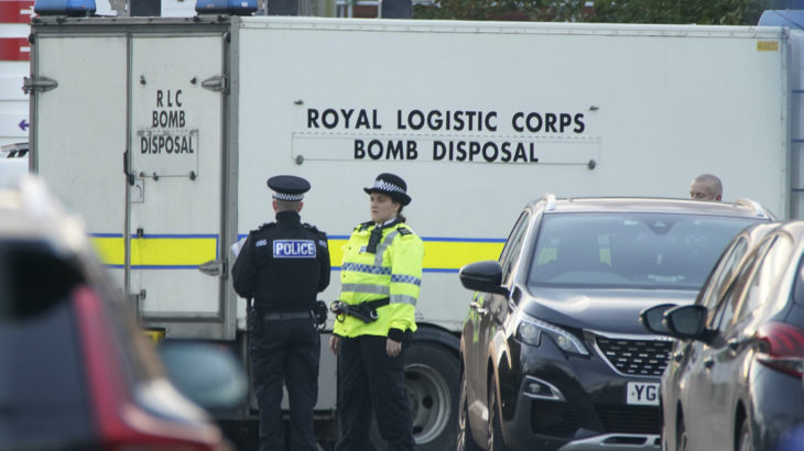İngiltere'de hastanede önünde yaşanan patlama olayının teröristler tarafından tertiplendiği açıklandı
