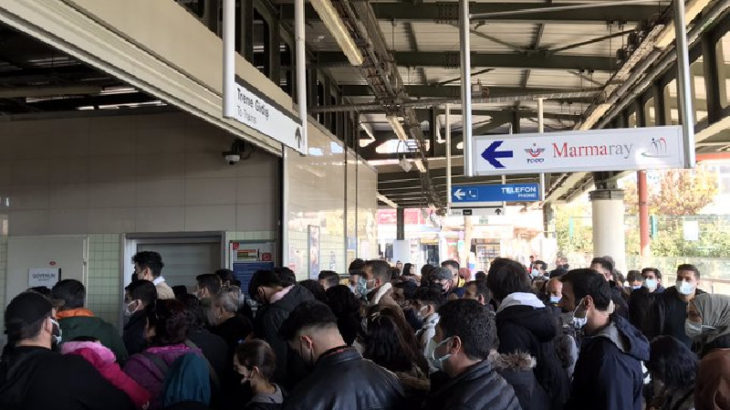 Marmaray seferlerinin geçici olarak durdurulmasına yolculardan tepki