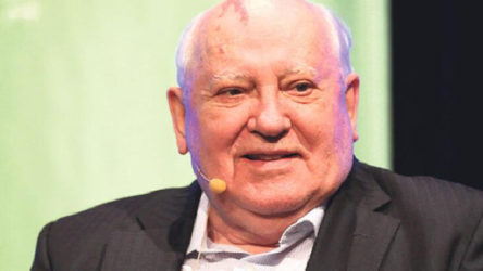 Gorbaçov: ABD ile beraber dünyayı cepheleşmeden, nükleer yarıştan birlikte çekip çıkardık