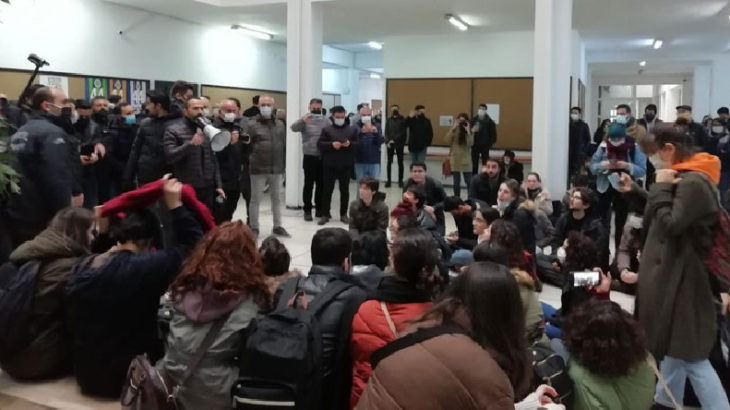 Cebeci’deki öğrenci forumuna polis engeli: 13 öğrenci darp edilerek gözaltına alındı