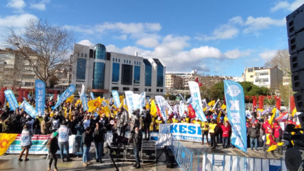 'Geçinemiyoruz' diyen kamu emekçileri İstanbul'da buluştu