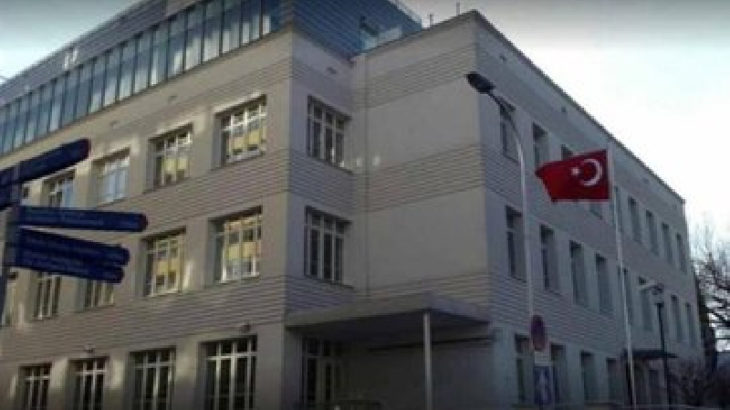 Türkiye'nin Varşova Büyükelçiliği'ne molotof kokteylli saldırı
