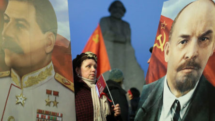 Ukrayna'da Lenin ve Stalin'in alıntılarını yayınlayan kişiye hapis cezası
