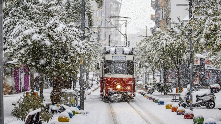 MGM uyardı: Cuma sabahı İstanbul'a kuvvetli kar yağışı geliyor
